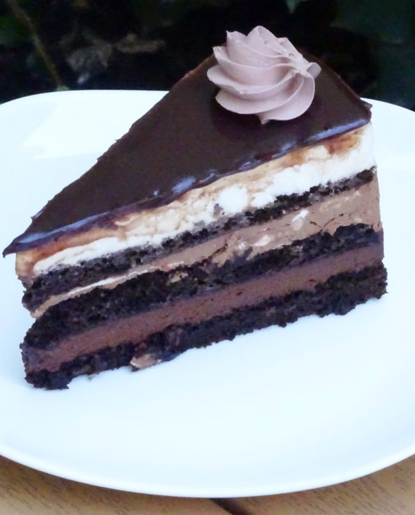Chocolate-Mousse-Cake-slice