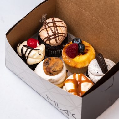 Cupcakes 6 pack Mia's Bakery
