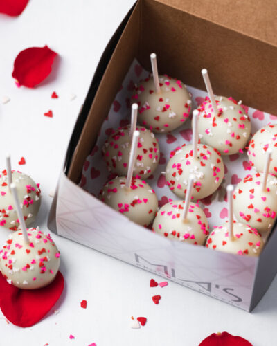 Valentine's Day Cake Pops