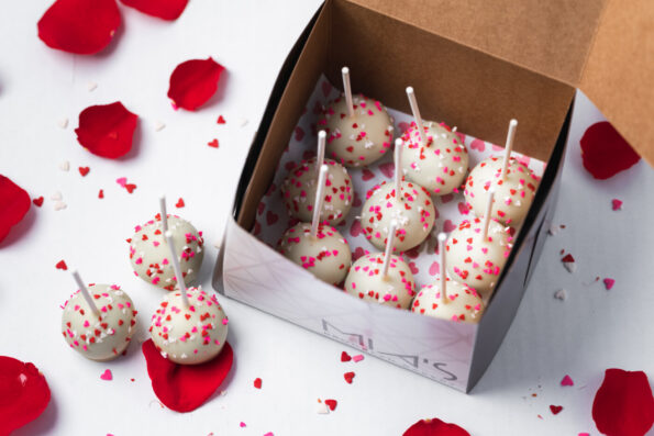Valentine's Day Cake Pops